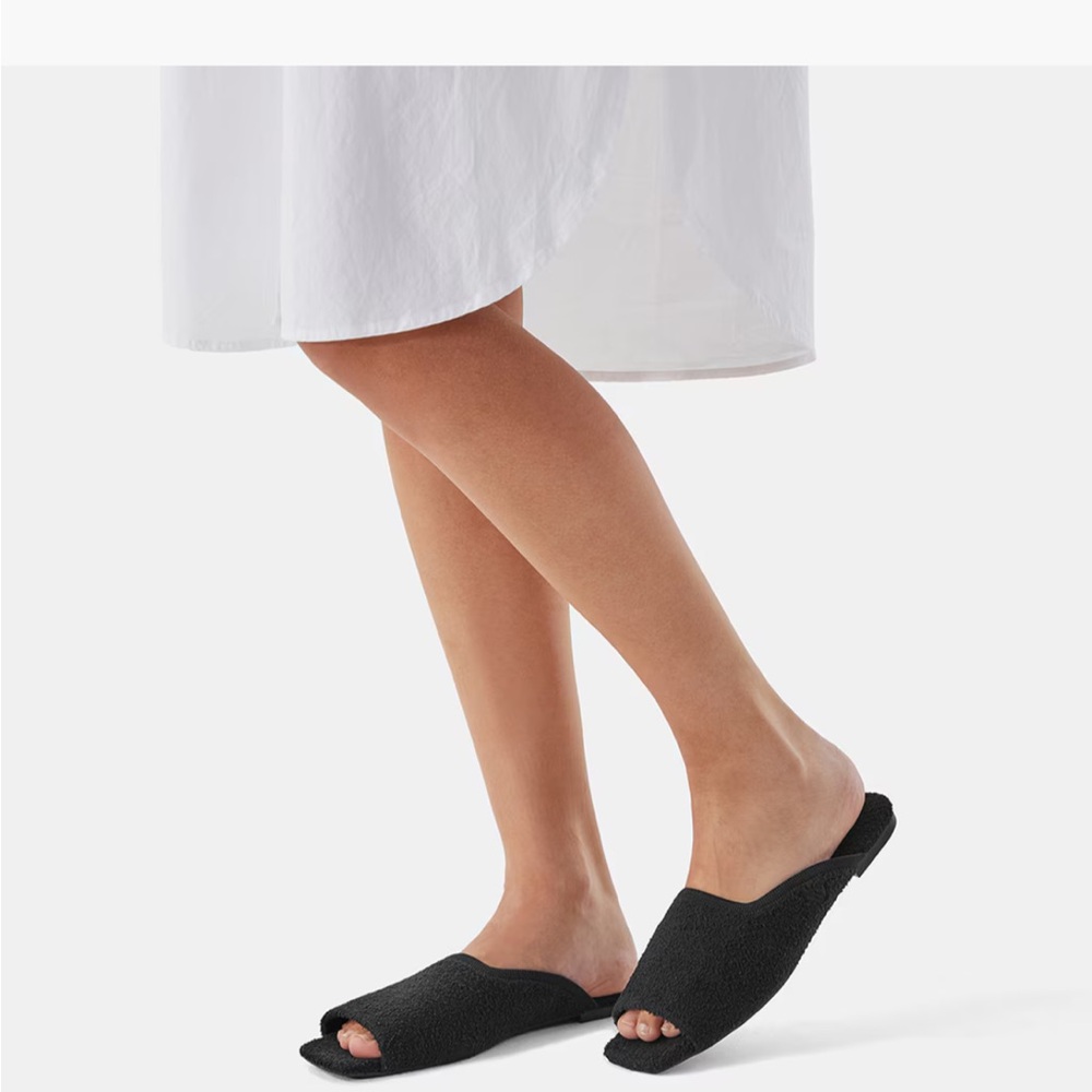 Vivaia square toed fluffy slides size 41 - Picture 7 of 11